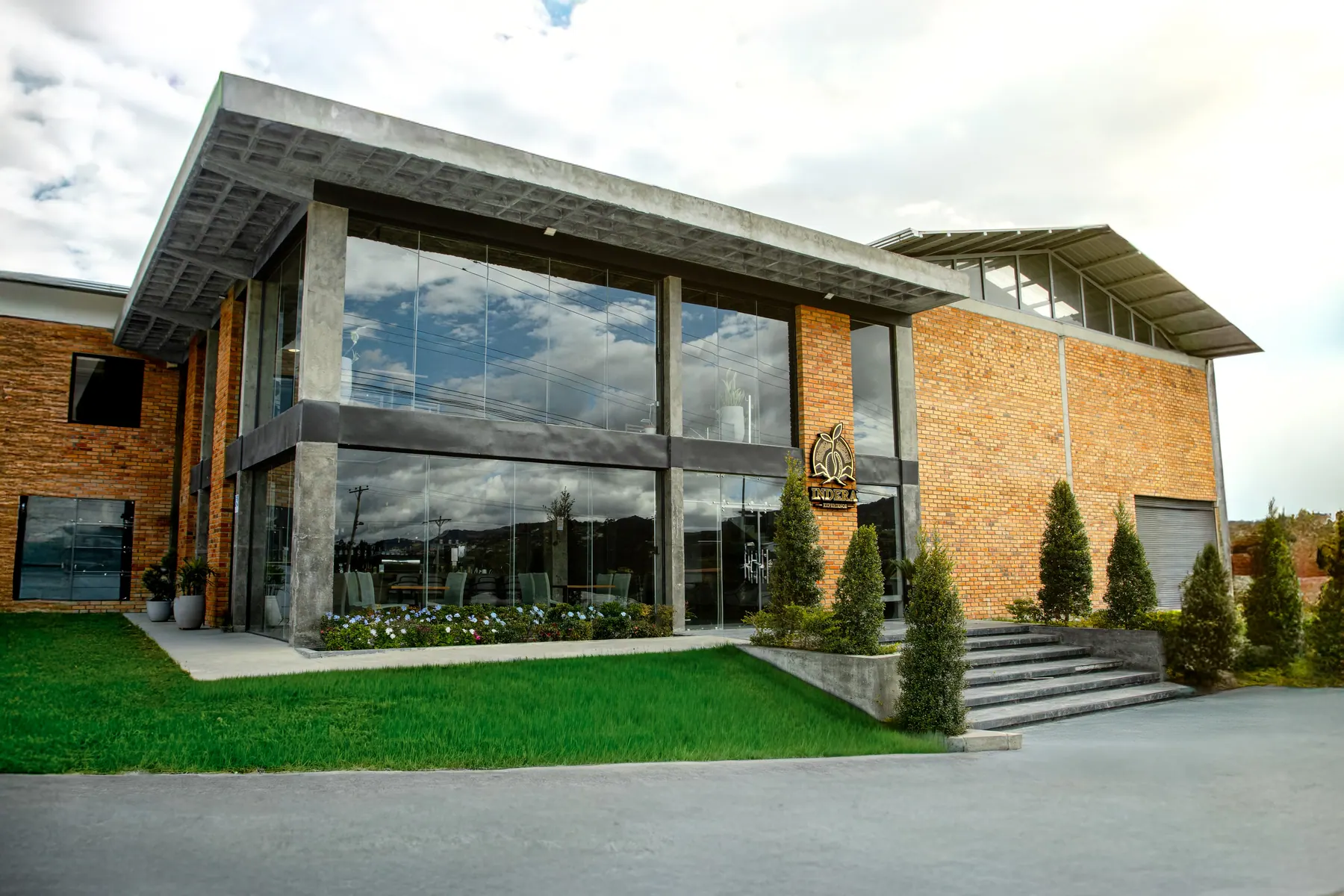 Fachada de Indera Experience